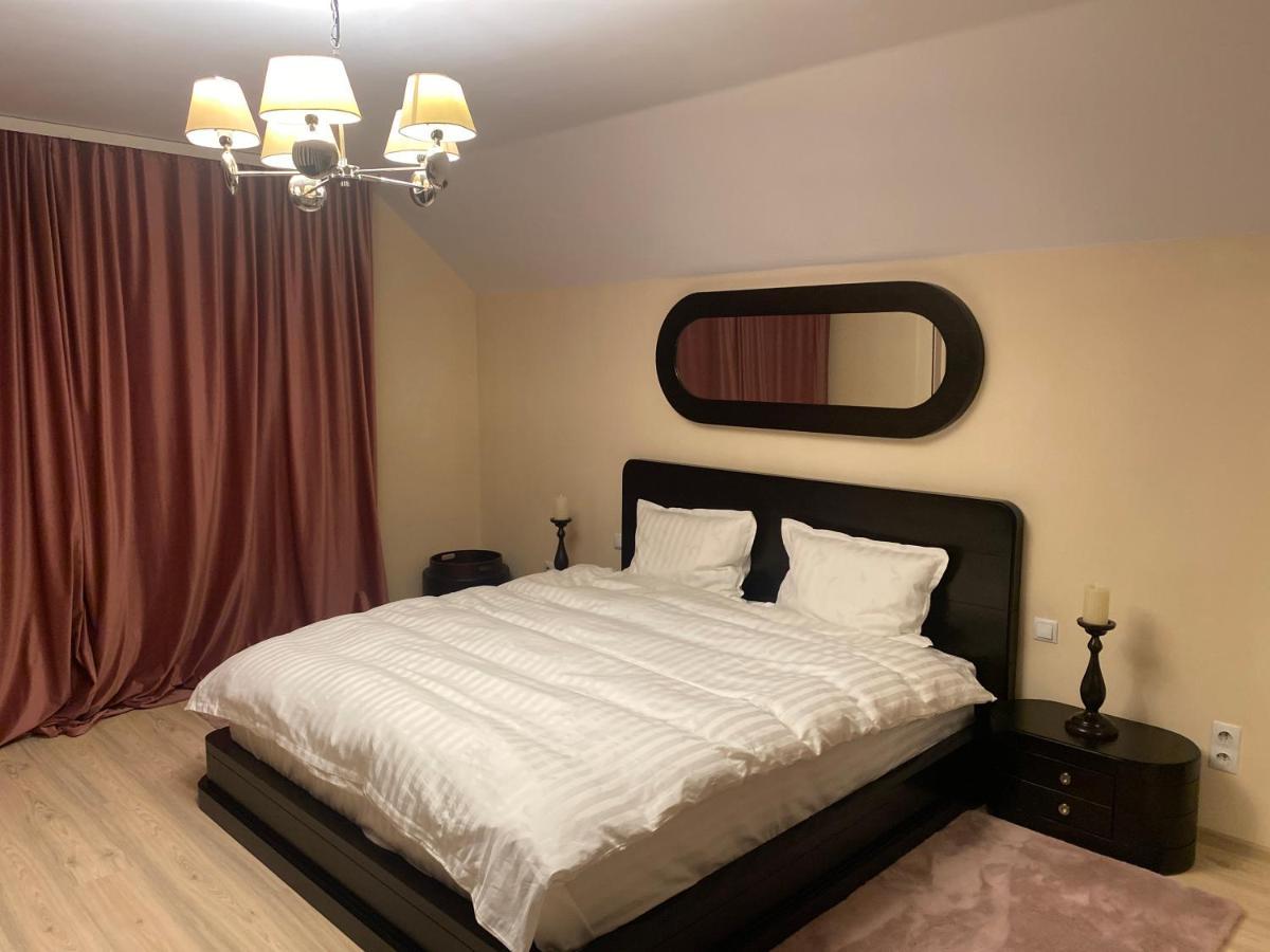 Janine Garden Hotel Brasov Exterior photo
