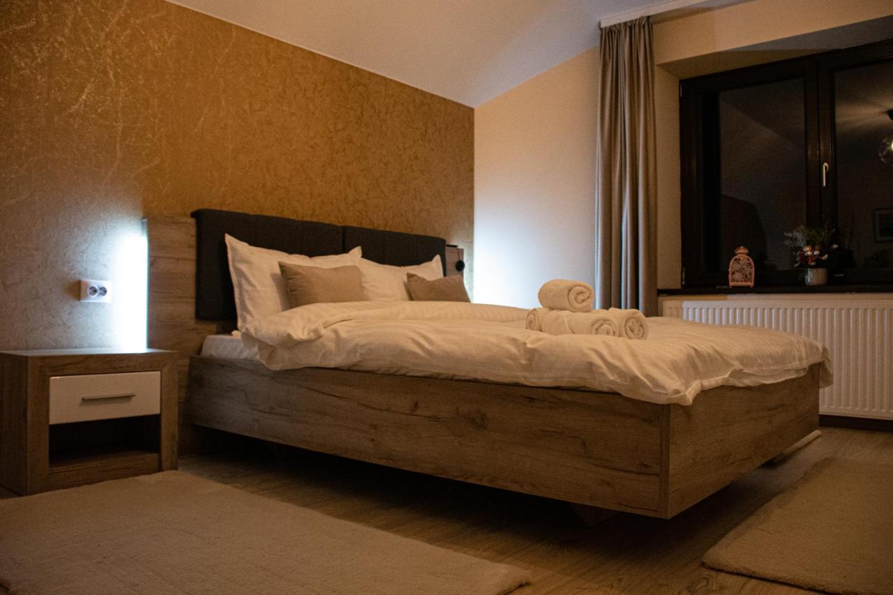 Janine Garden Hotel Brasov Exterior photo