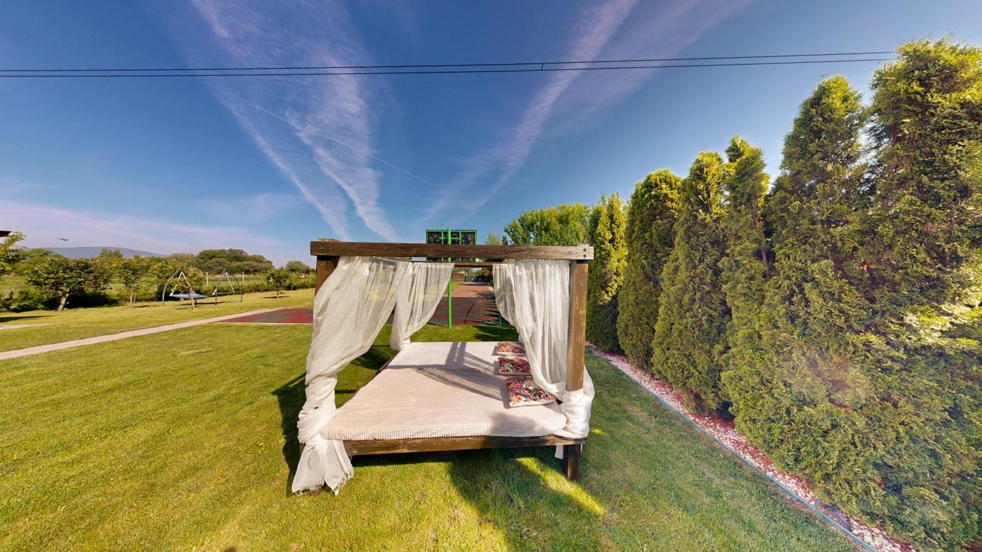 Janine Garden Hotel Brasov Exterior photo